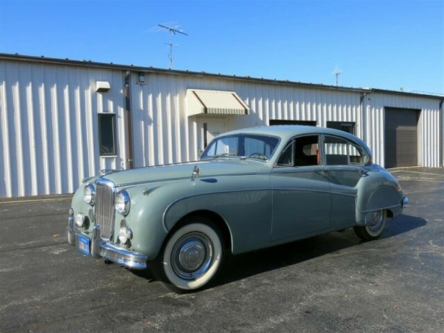 Jaguar Mark IX 1959 image number 25