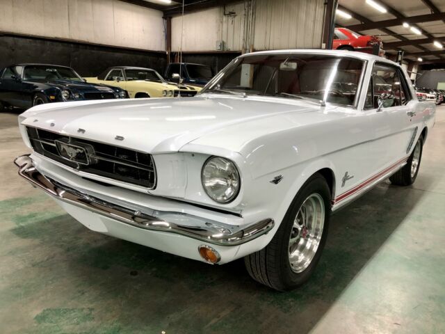 Ford Mustang 1965 image number 0