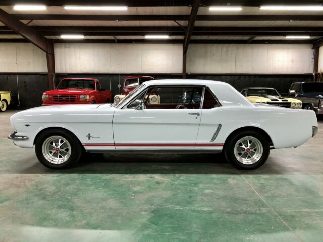 Ford Mustang 1965 image number 1