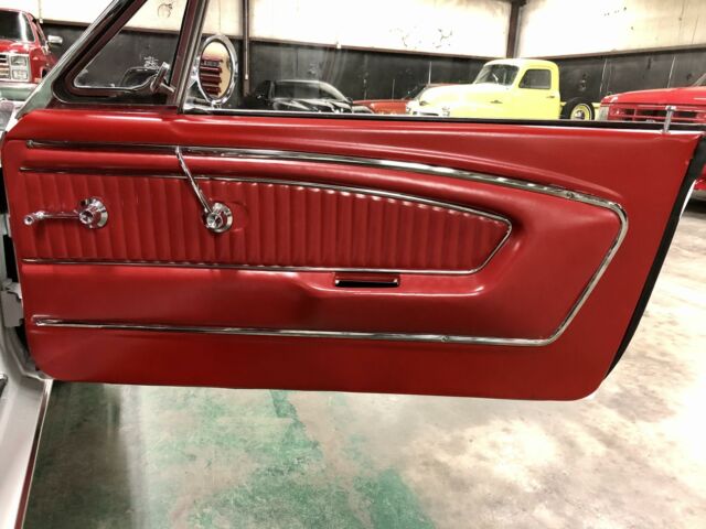 Ford Mustang 1965 image number 14
