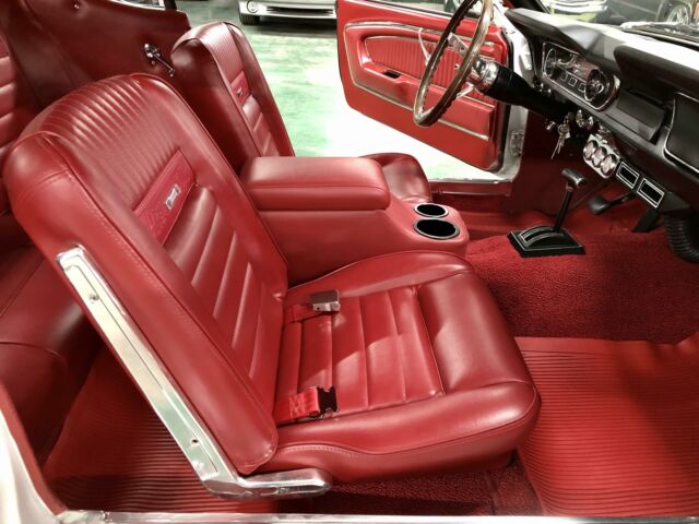 Ford Mustang 1965 image number 15