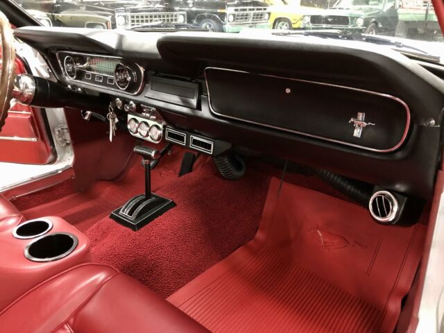 Ford Mustang 1965 image number 16