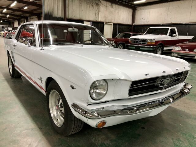 Ford Mustang 1965 image number 30