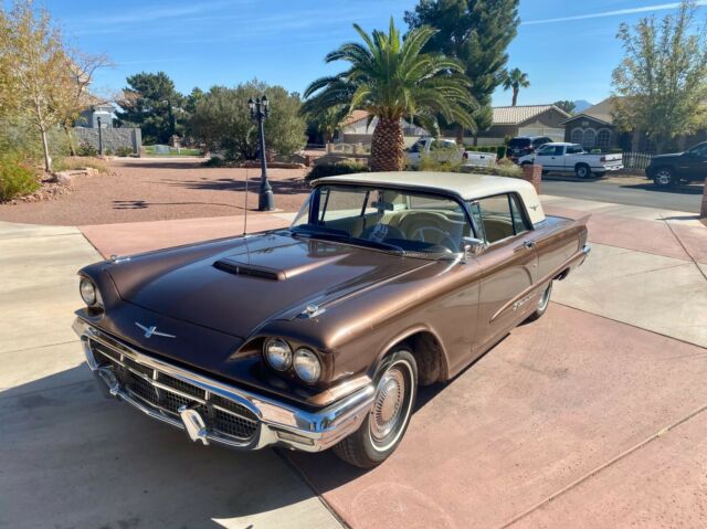 Ford Thunderbird Hardtop 1960 image number 1