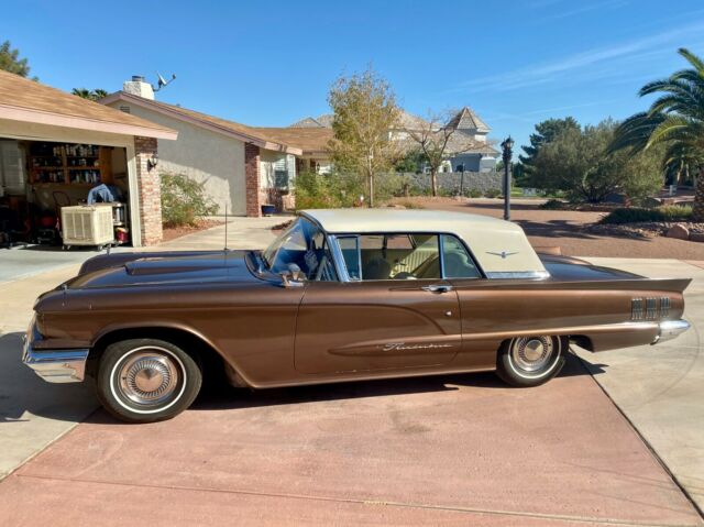 Ford Thunderbird Hardtop 1960 image number 12