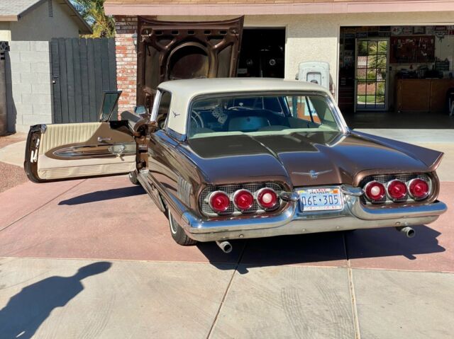 Ford Thunderbird Hardtop 1960 image number 14