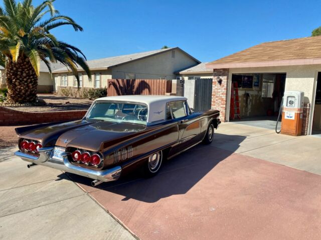 Ford Thunderbird Hardtop 1960 image number 4