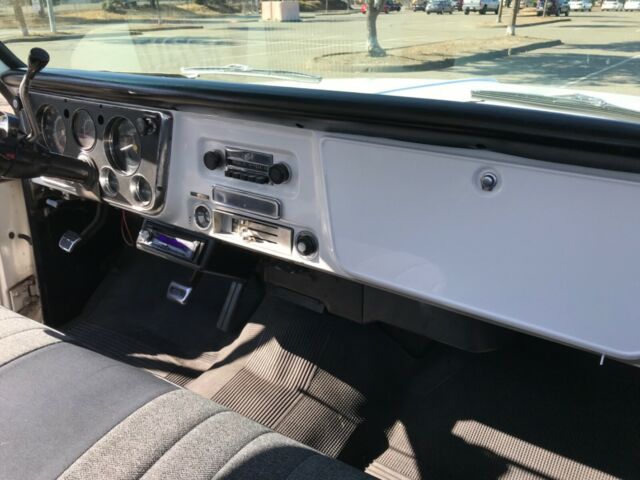 Chevrolet C-10 1972 image number 11