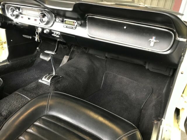Ford Mustang 1965 image number 13