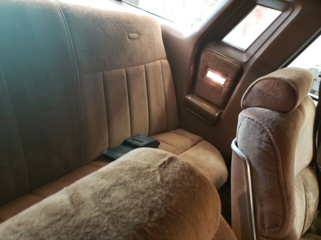 Ford Thunderbird 1977 image number 2