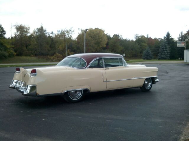 Cadillac DeVille 1955 image number 31