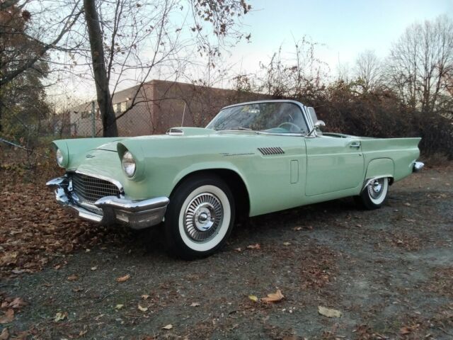 Ford Thunderbird 1957 image number 3