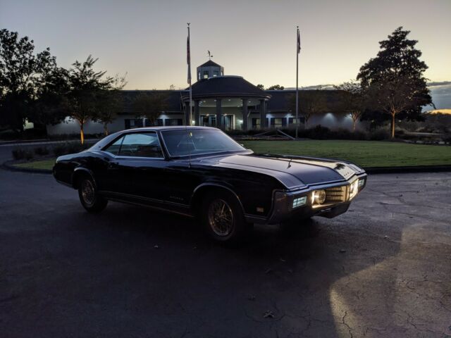 Buick Riviera 1969 image number 0
