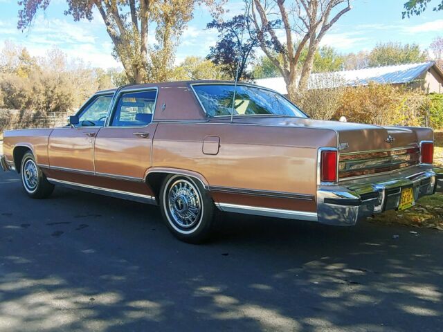 Lincoln Continental 1978 image number 2