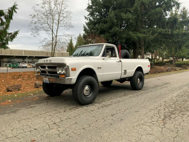 GMC Jimmy 1969 image number 27