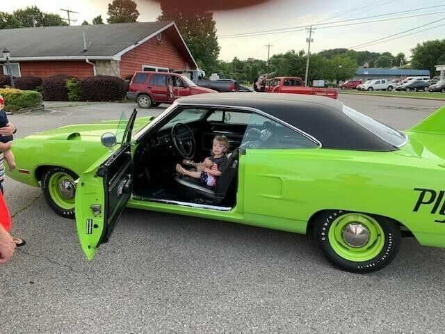 Plymouth Road Runner 1970 image number 13