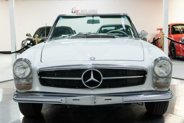 Mercedes-Benz 200-Series 1966 image number 5