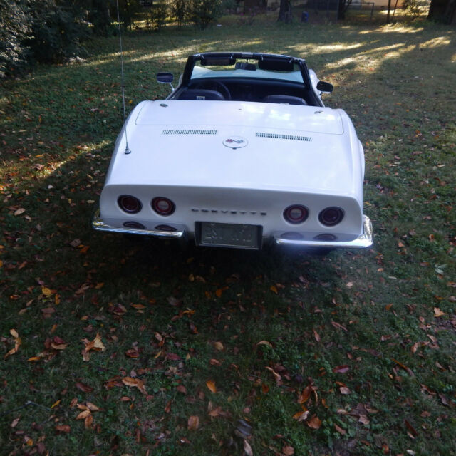 Chevrolet Corvette 1972 image number 21