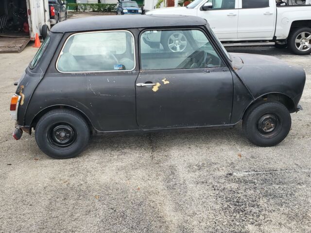 Austin Mini 1971 image number 32