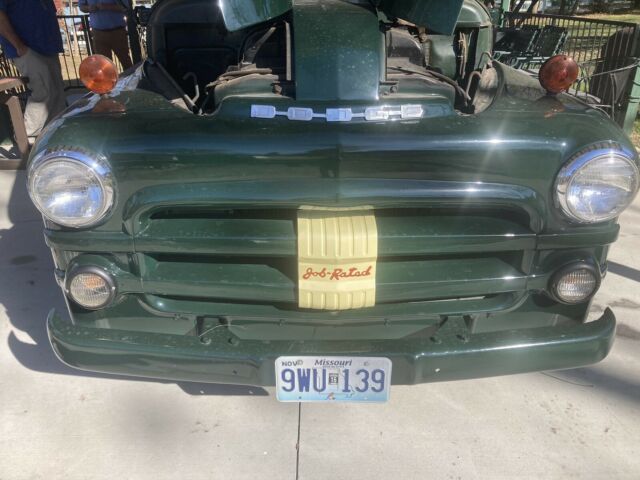 Dodge B-30 series 1952 image number 0