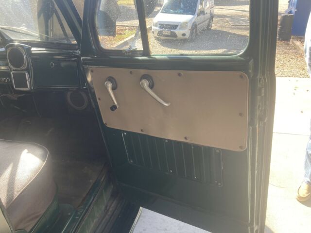 Dodge B-30 series 1952 image number 7