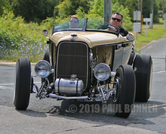 Ford Roadster 1932 image number 0