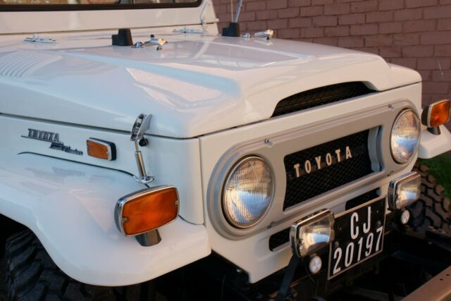 Toyota Land Cruiser 1972 image number 23