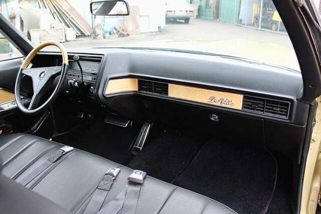Cadillac DeVille 1969 image number 12