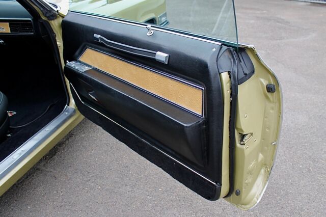 Cadillac DeVille 1969 image number 15