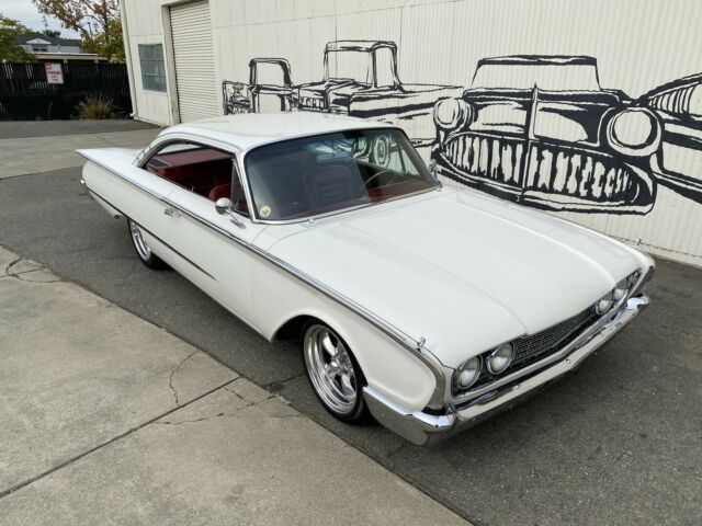 Ford Galaxie 1960 image number 39