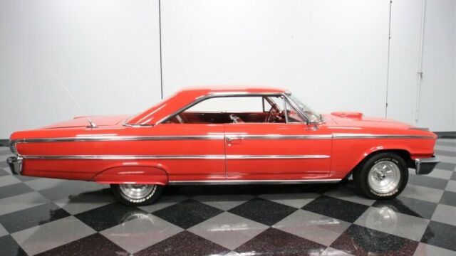 Ford Galaxie 1963 image number 15