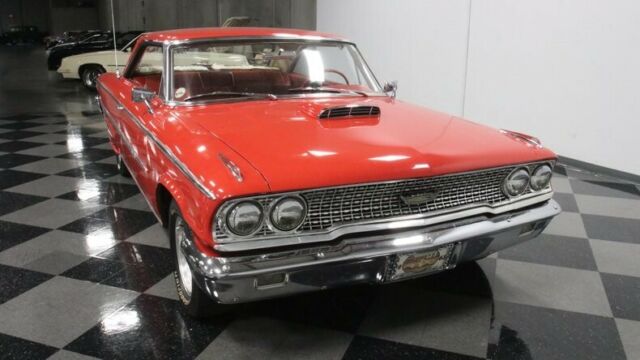 Ford Galaxie 1963 image number 18