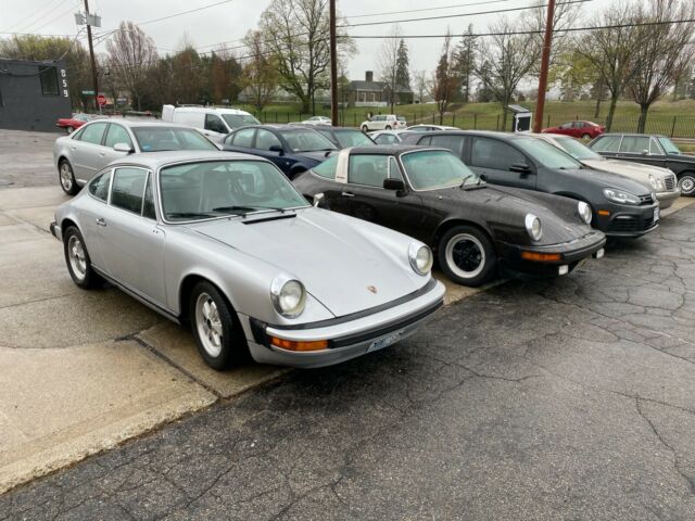 Porsche 911 1975 image number 15