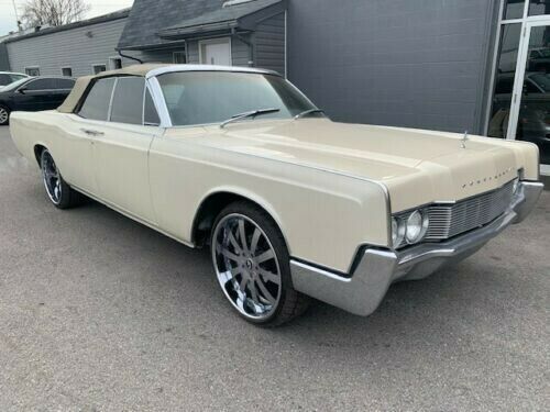 Lincoln Continental 1967 image number 11