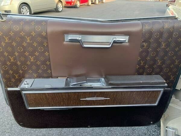 Lincoln Continental 1967 image number 16