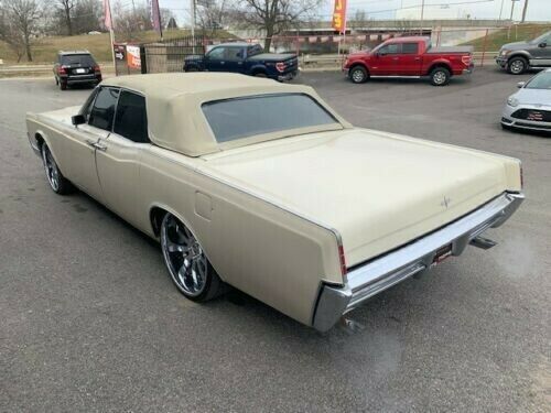 Lincoln Continental 1967 image number 39