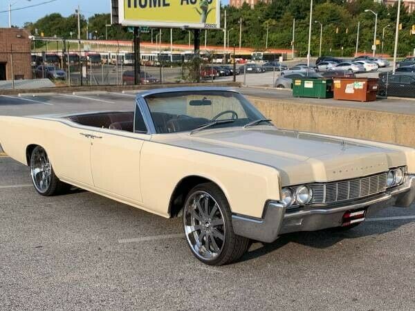 Lincoln Continental 1967 image number 6