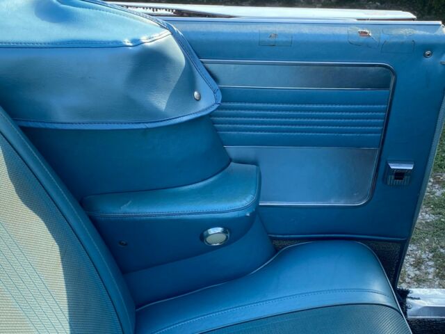 Chrysler 300 Series 1964 image number 10