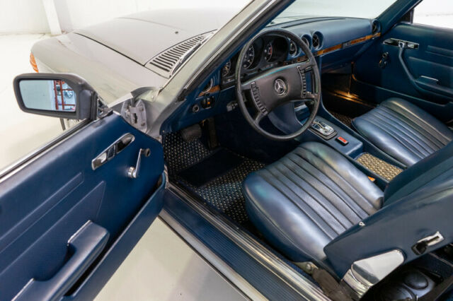 Mercedes-Benz 300-Series 1972 image number 33