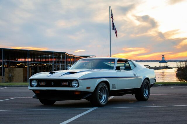 Ford Mustang 1972 image number 0