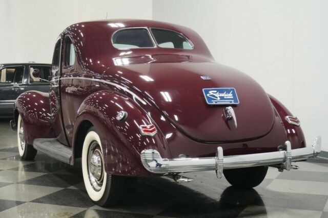 Ford Deluxe 1940 image number 10