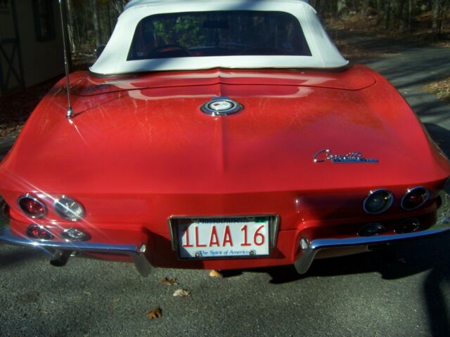 Chevrolet Corvette 1965 image number 16
