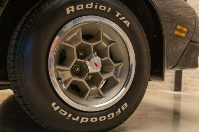 Pontiac Trans Am 1976 image number 10