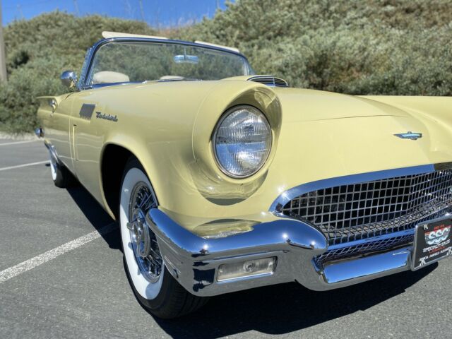 Ford Thunderbird 1957 image number 16