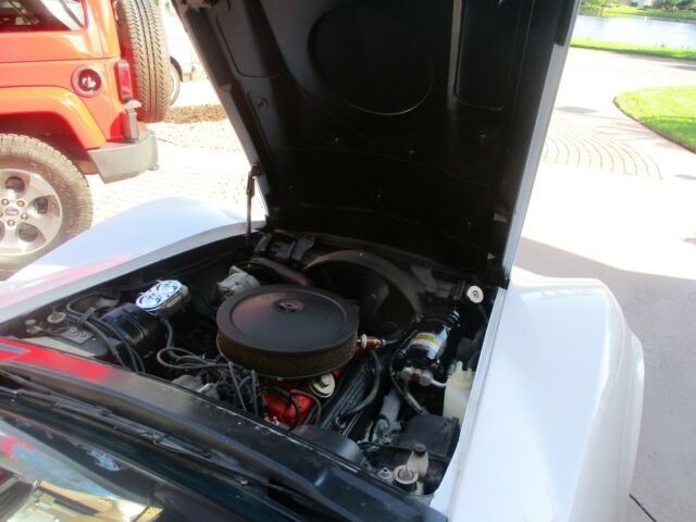 Chevrolet Corvette 1973 image number 12