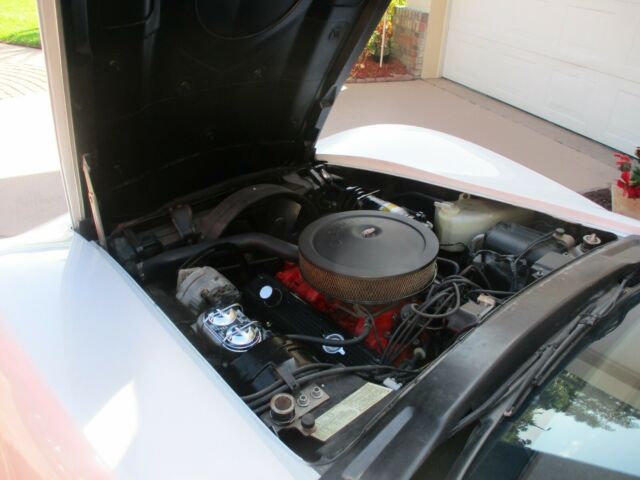 Chevrolet Corvette 1973 image number 33
