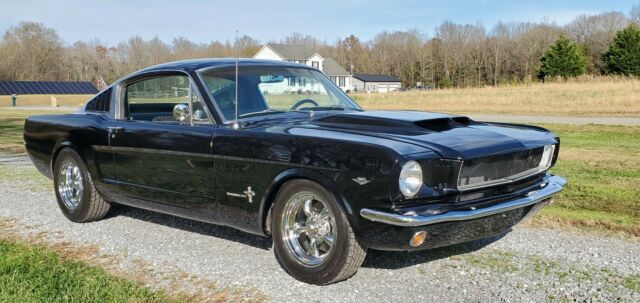 Ford Mustang 1965 image number 0