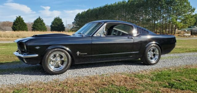 Ford Mustang 1965 image number 24