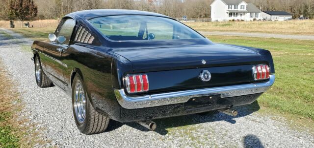 Ford Mustang 1965 image number 26