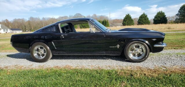 Ford Mustang 1965 image number 31